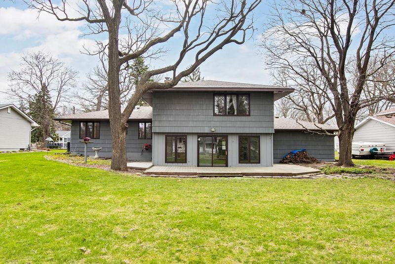 2227 Southwood Dr, White Bear Lake, MN 55110