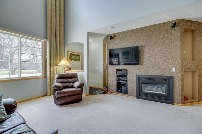 14376 Raymond Ln, Eden Prairie, MN 55347