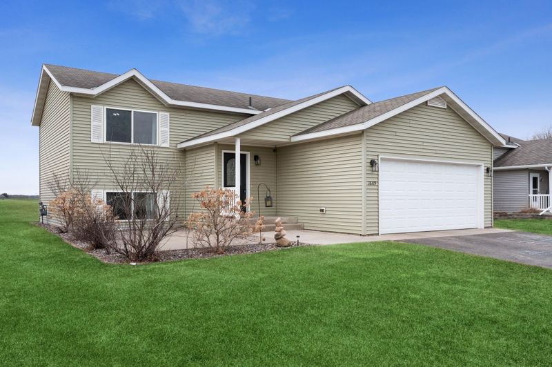 1609 Forest Glen Cir, Saint Augusta, MN 56301