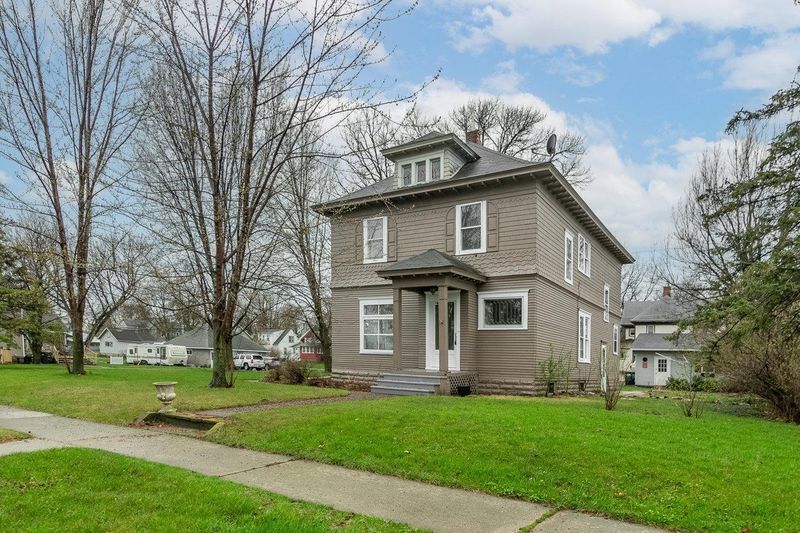 112 3rd St S, Grove City, MN 56243