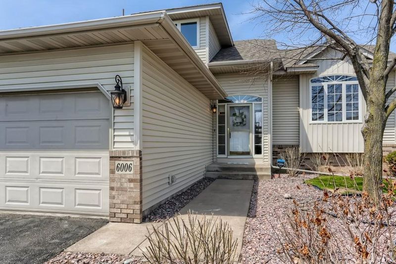 6006 258th St, Wyoming, MN 55092