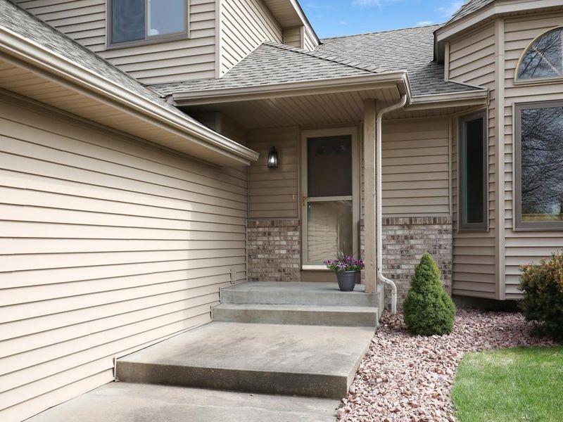3331 Edinbrook Ct, Brooklyn Park, MN 55443