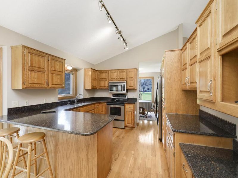 3331 Edinbrook Ct, Brooklyn Park, MN 55443