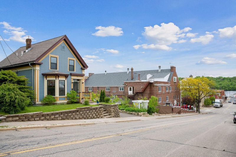 110 Myrtle St E, Stillwater, MN 55082