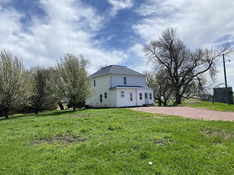 13406 Garden Ave, Lamberton, MN 56152