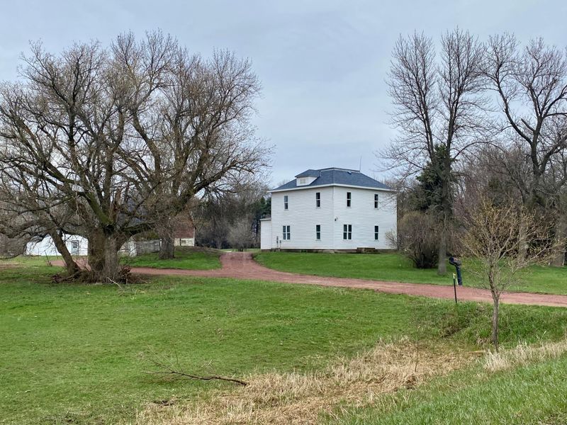 13406 Garden Ave, Lamberton, MN 56152