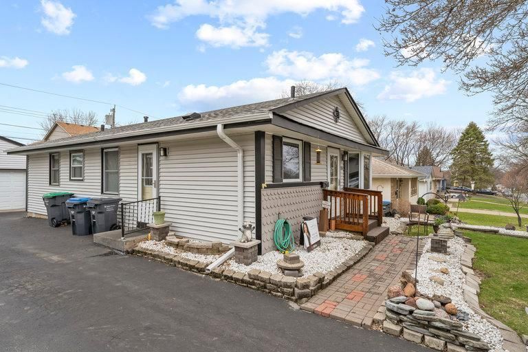2364 Burke Ave E, North Saint Paul, MN 55109