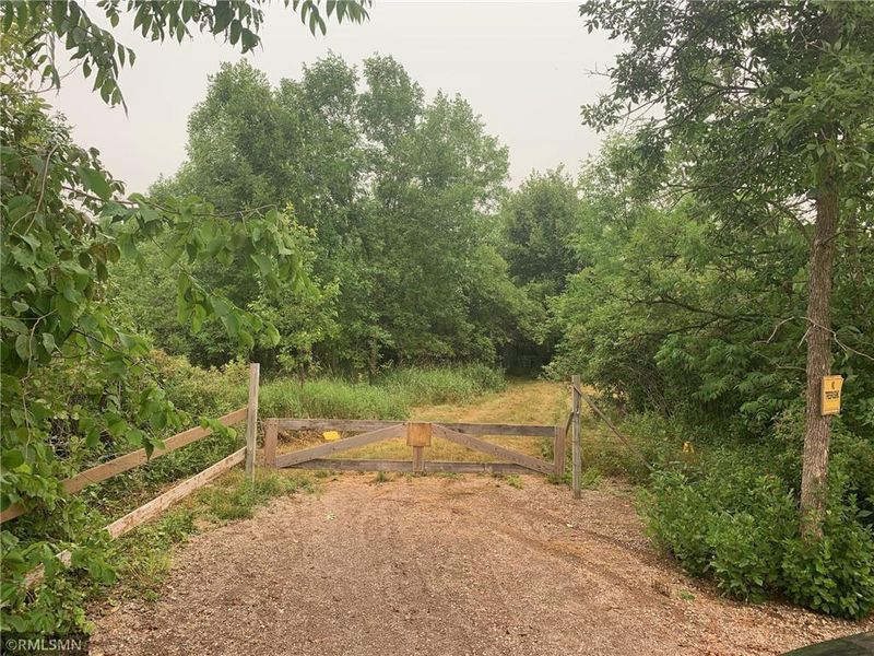 18105 Redwing Ave, Shafer, MN 55074