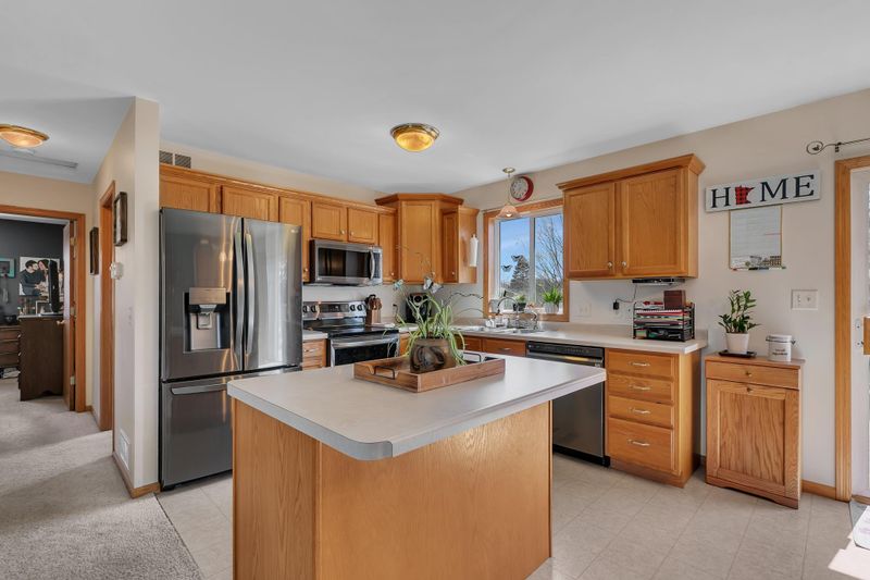 5862 Rolling Ridge Rd, Saint Cloud, MN 56303