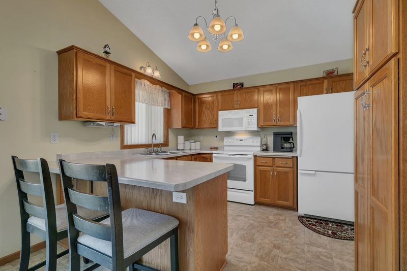 1119 Meadows Dr, Sauk Rapids, MN 56379
