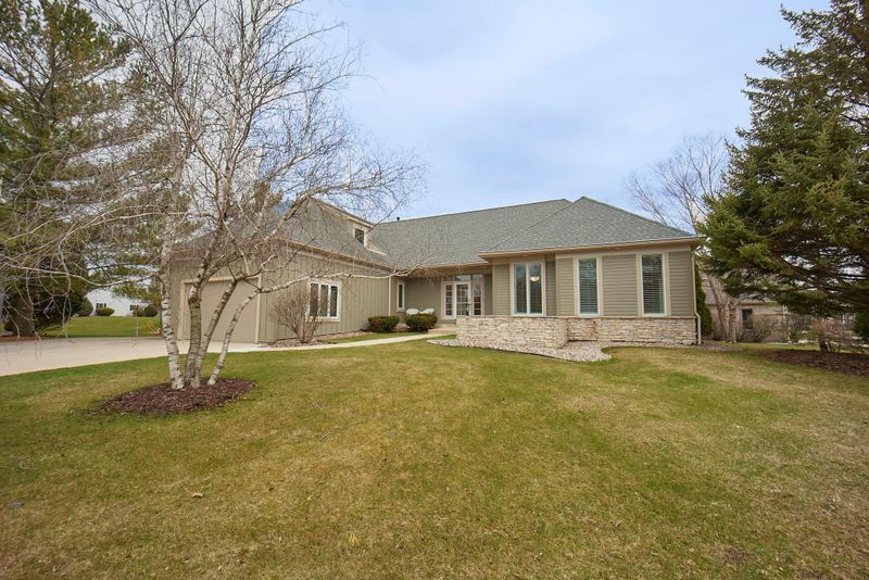 823 Clover Ln SW, Rochester, MN 55902