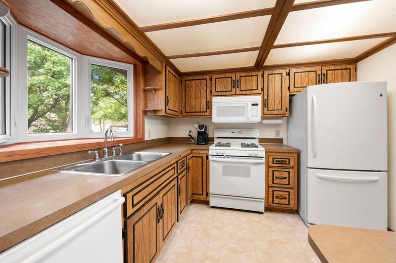 7749 Bryant Ave N, Brooklyn Park, MN 55444