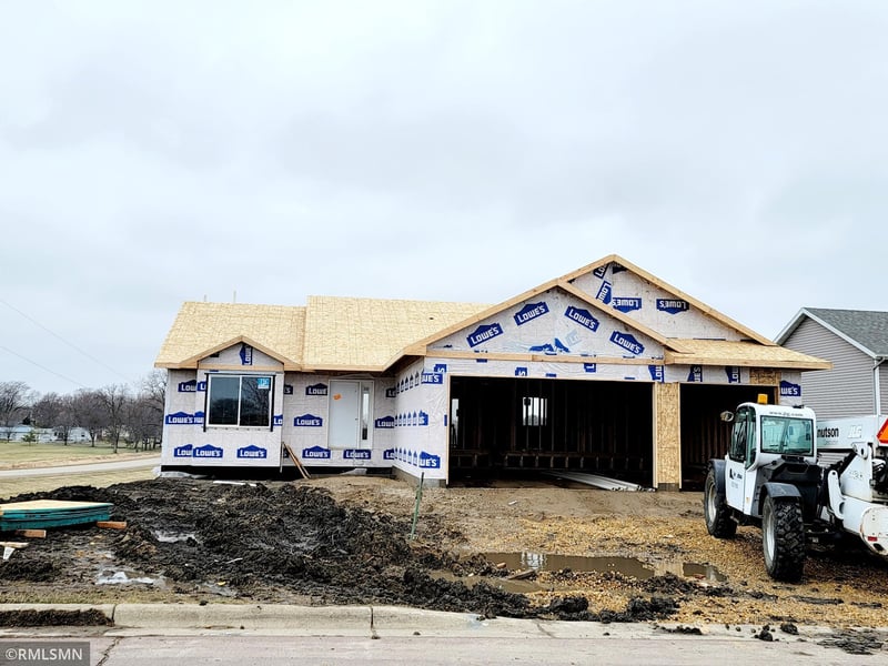 700 Northwood Dr, Janesville, MN 56048