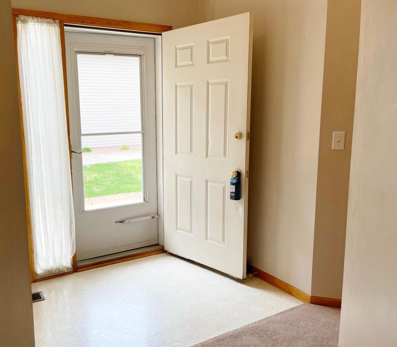 8035 Benjamin St NE, Spring Lake Park, MN 55432