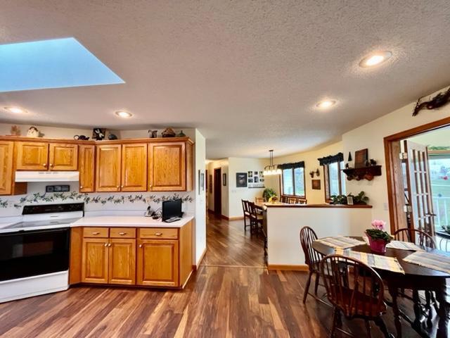 105 Sunset Dr, Caledonia, MN 55921