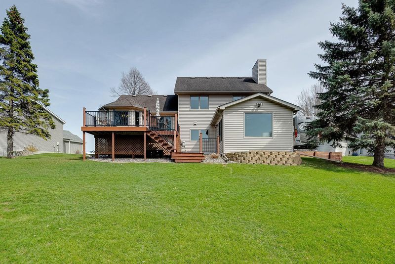 1280 Granada Ct N, Oakdale, MN 55128