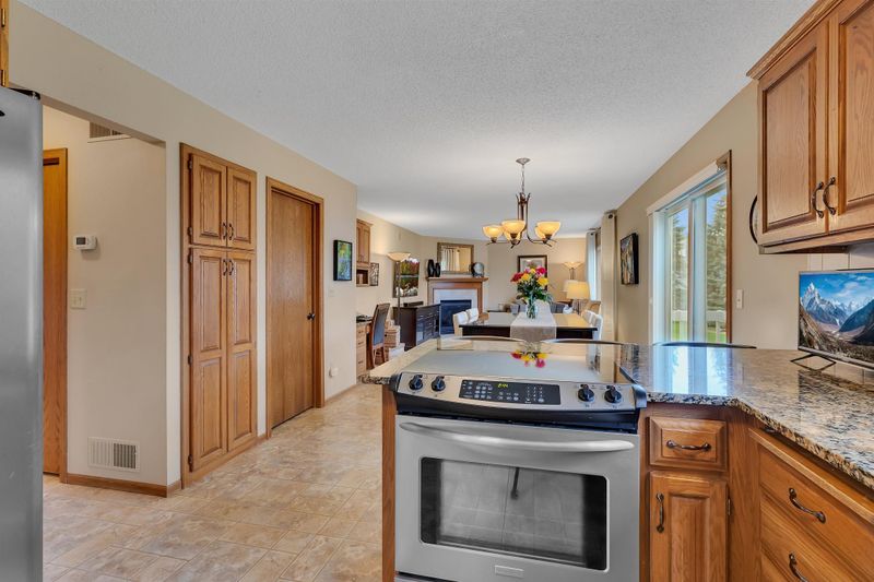 1912 Shannon Dr, Saint Cloud, MN 56301