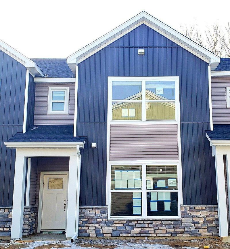 14560 Twin Lakes Cir, Burnsville, MN 55306
