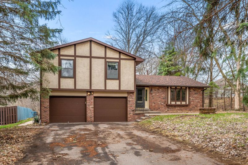 170 Burke Ln, Little Canada, MN 55117