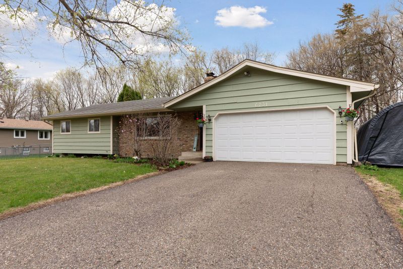 6731 Maple Dr, Rockford, MN 55373