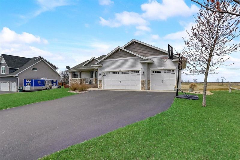 8707 Bison Ave, Monticello, MN 55362