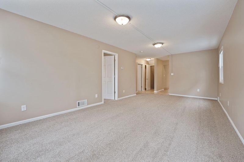 231 Charles Ave, Saint Paul, MN 55103