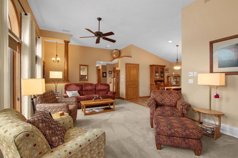 184 Mcintosh E, La Crescent, MN 55947