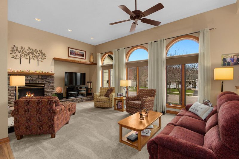 184 Mcintosh E, La Crescent, MN 55947