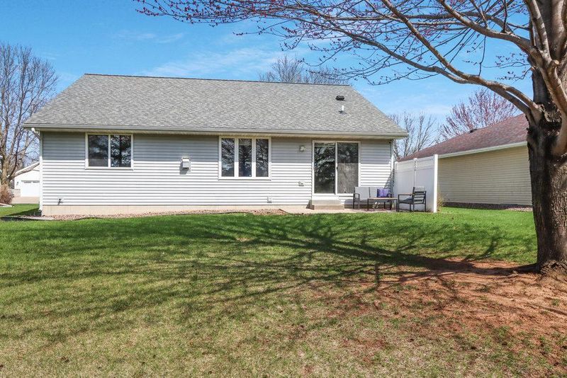 3410 E Meadows Pl, Eau Claire, WI 54701