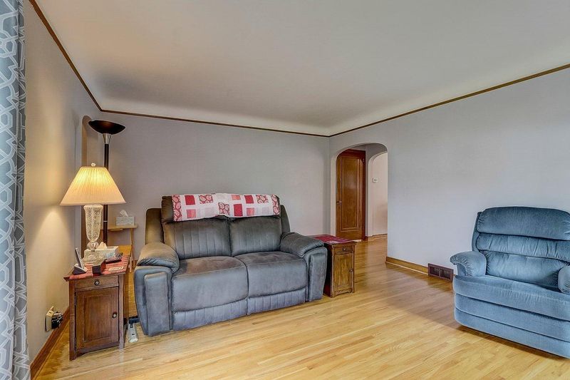 926 Winslow Ave, West Saint Paul, MN 55118