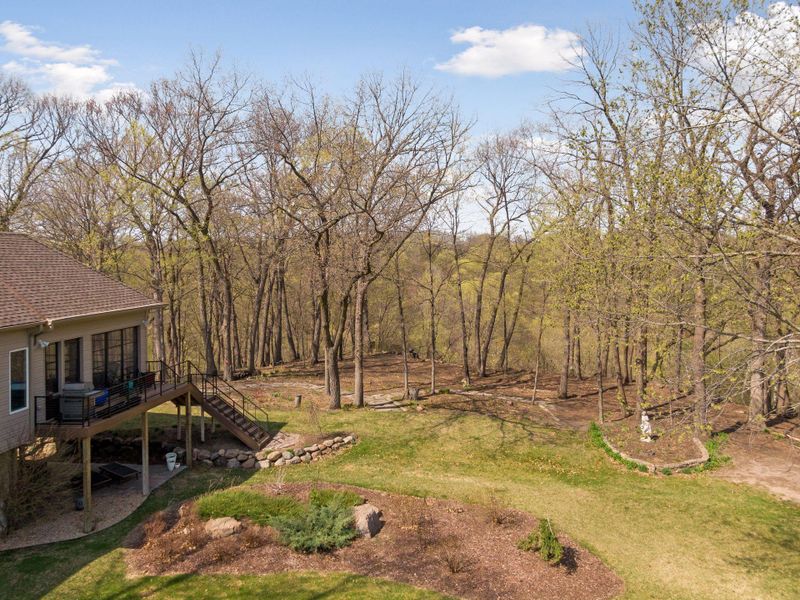 1070 Hesse Farm Rd, Chaska, MN 55318