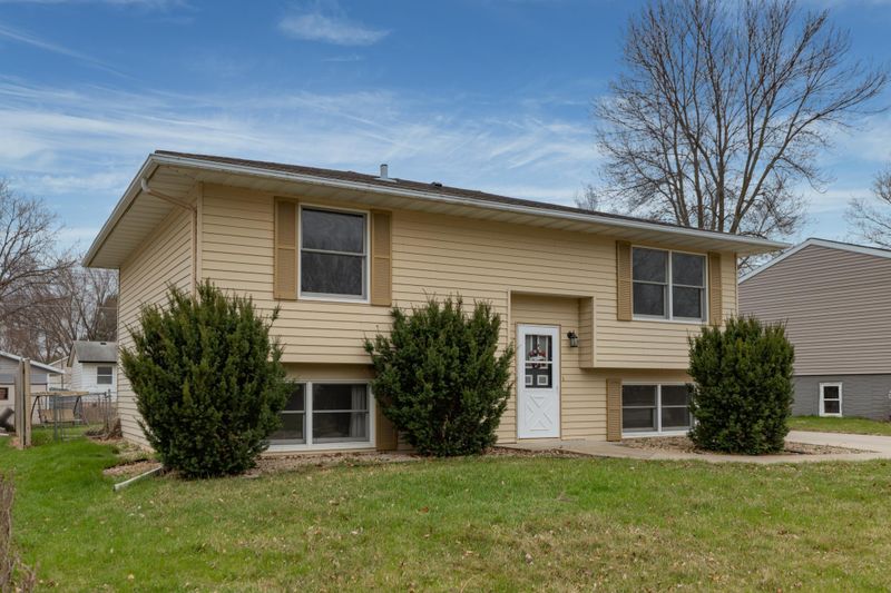 1926 43rd St NW, Rochester, MN 55901