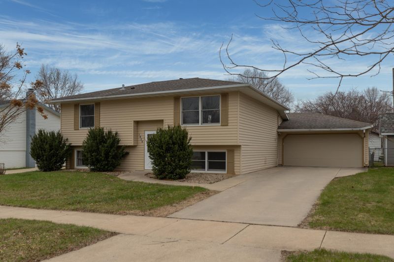 1926 43rd St NW, Rochester, MN 55901