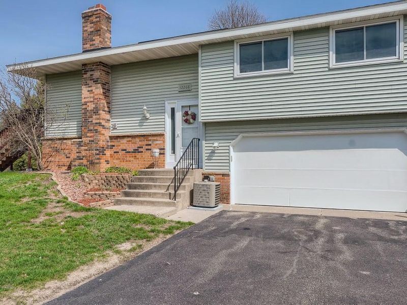 12268 17th Ave S, Burnsville, MN 55337