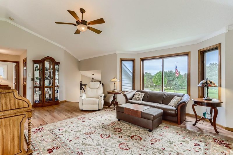 10187 John Trl, Chisago City, MN 55013