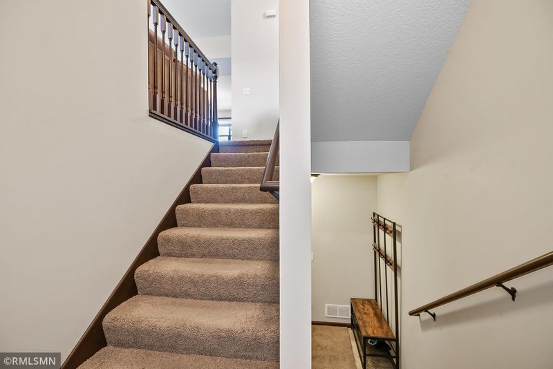 9575 Jefferson Dr #2, Chanhassen, MN 55317