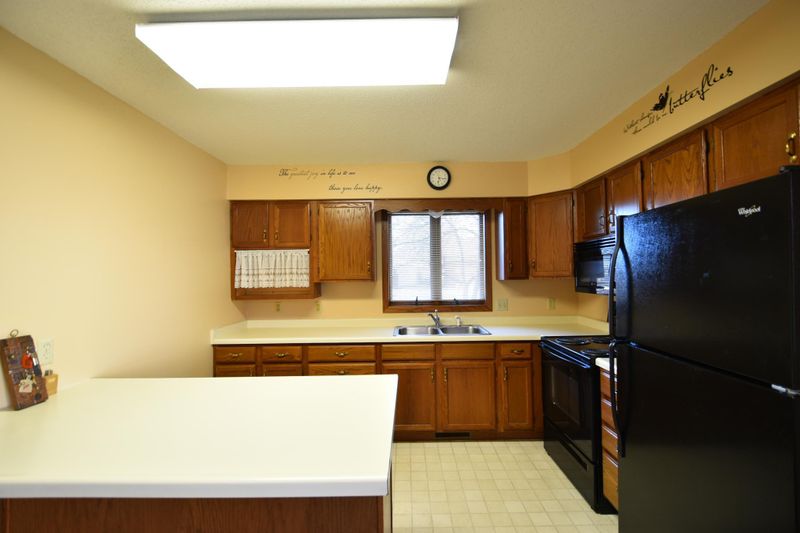 519 W 1st St, Zumbrota, MN 55992