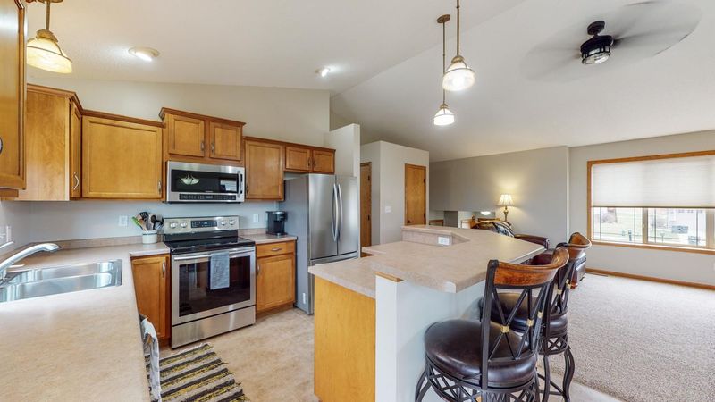 5361 Ridgeview Dr NW, Rochester, MN 55901