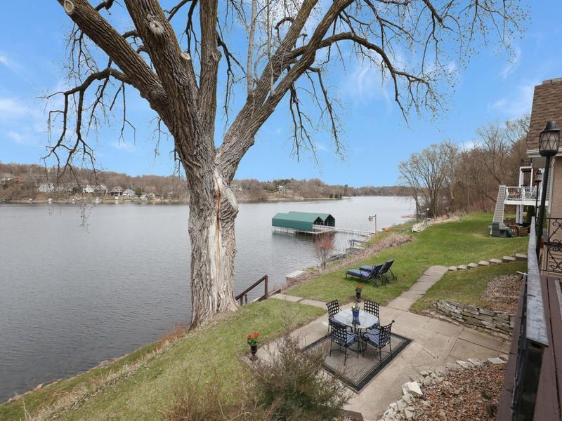 700 N Arm Dr, Mound, MN 55364
