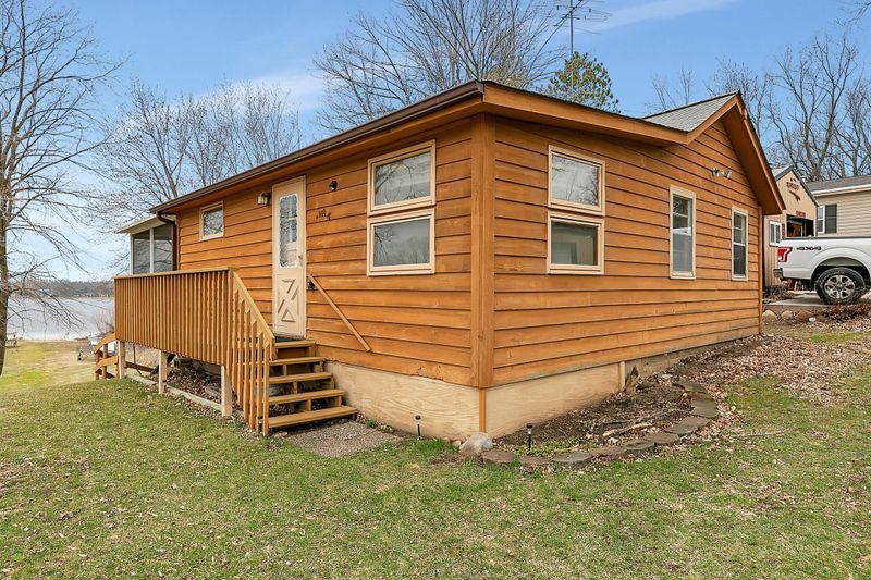 38089 Treehouse Ln, Avon, MN 56310
