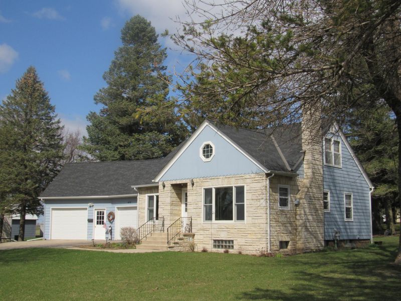 410 Lake Ave E, Fulda, MN 56131