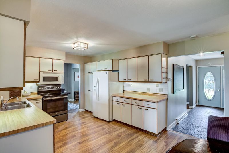 1721 6th Ave N, Menomonie, WI 54751