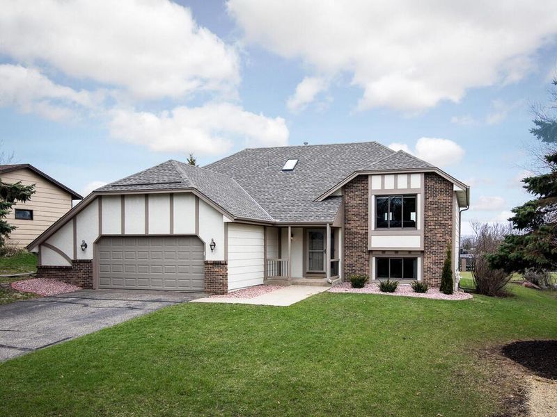 17430 Isleton Ave, Lakeville, MN 55044