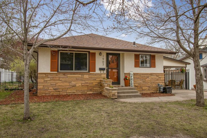 1907 Eustis St, Lauderdale, MN 55113
