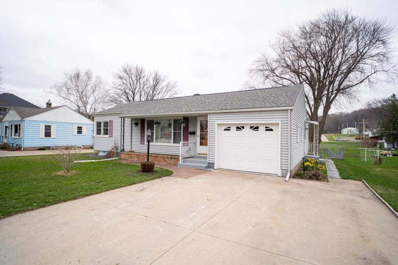 737 Bluff Ave, Saint Charles, MN 55972
