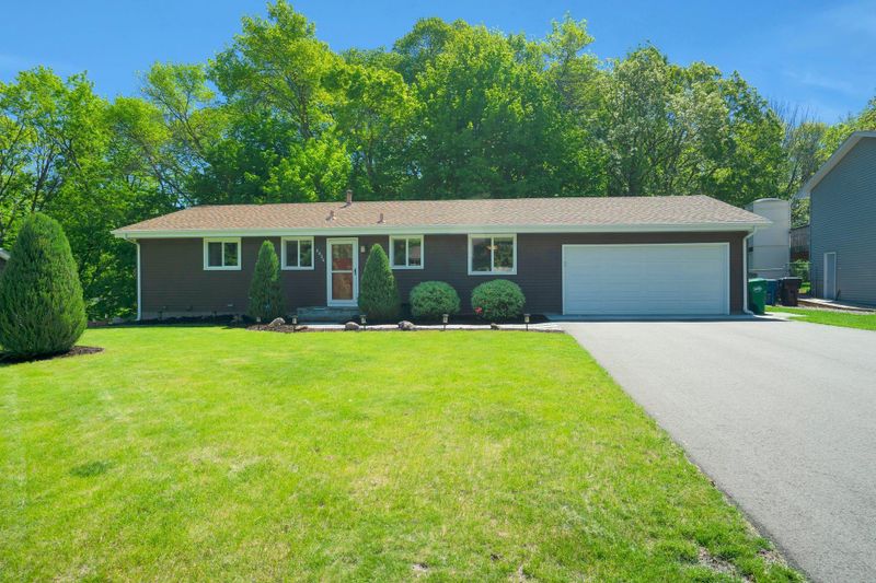 6826 Chesshire Ln N, Maple Grove, MN 55311