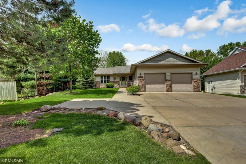 2937 Bellaire Ave, North Saint Paul, MN 55109