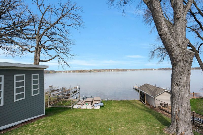 1872 Shorewood Ln, Mound, MN 55364