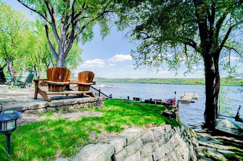 317 Lake St S, Bayport, MN 55003