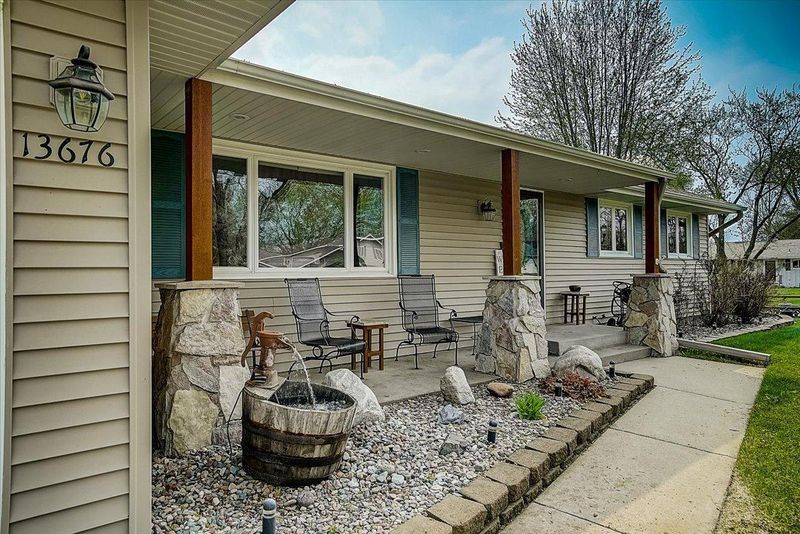 13676 Findlay Ave, Apple Valley, MN 55124